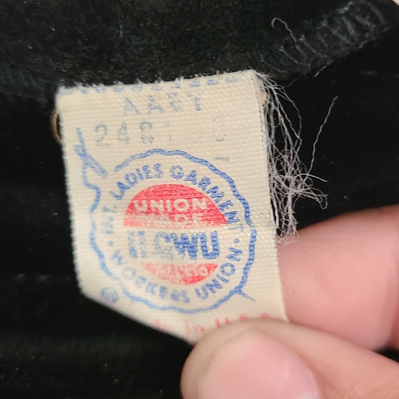 Elegant Black Wide Leg Culottes - Picture 7 of 8